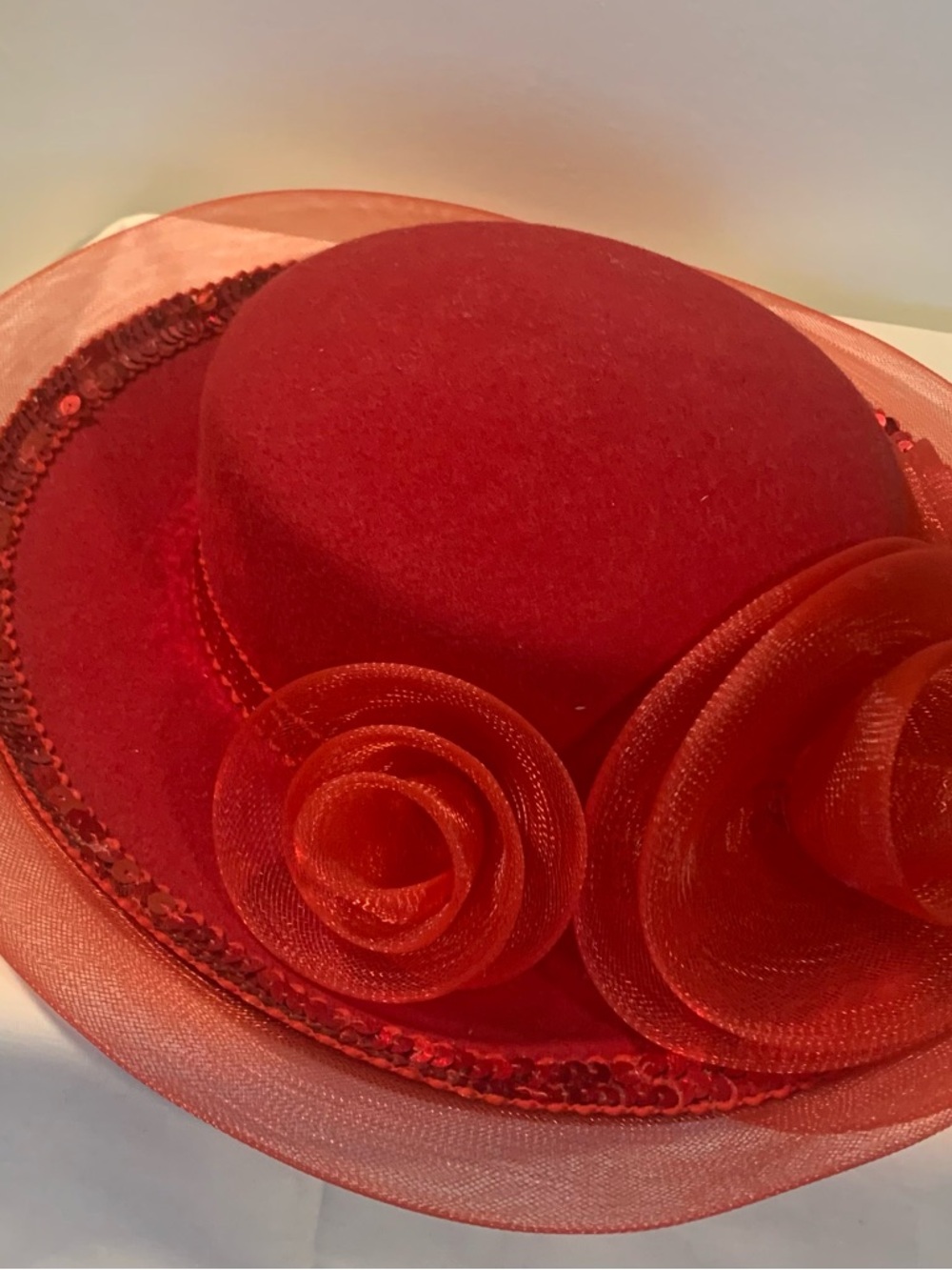 DRBORAH NY. Elegant Red Floral Wide-Brim Women's Hat - Picture 5 of 7